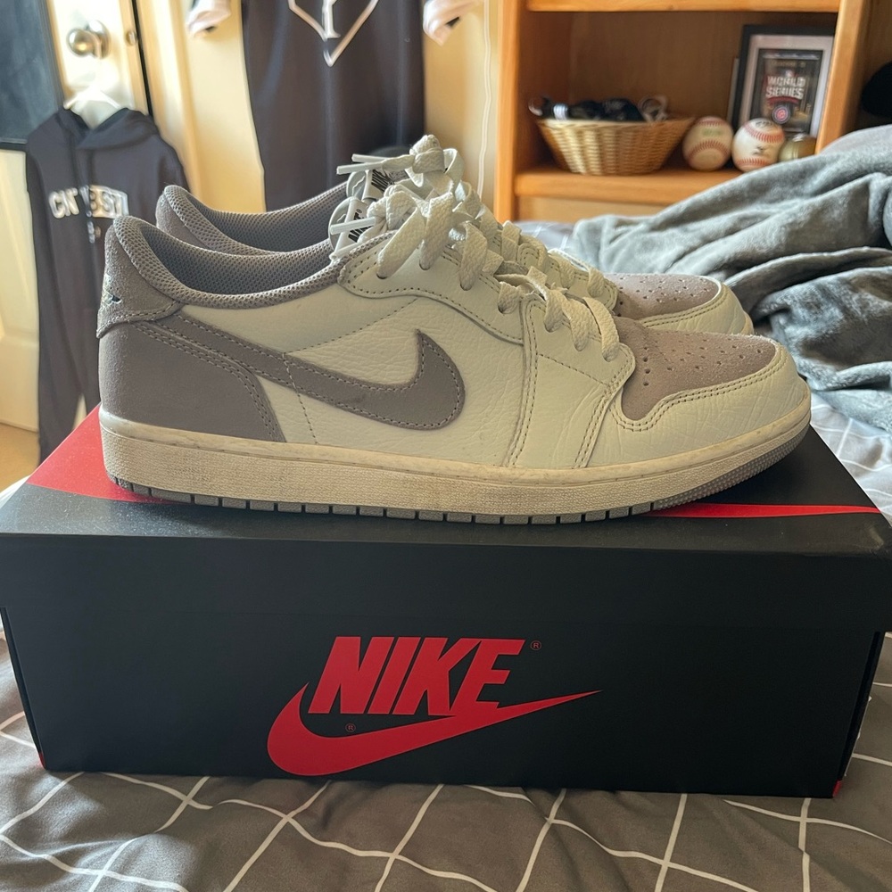 Nike Air Jordan 1s Lows Men’s 11 CZ0790-101